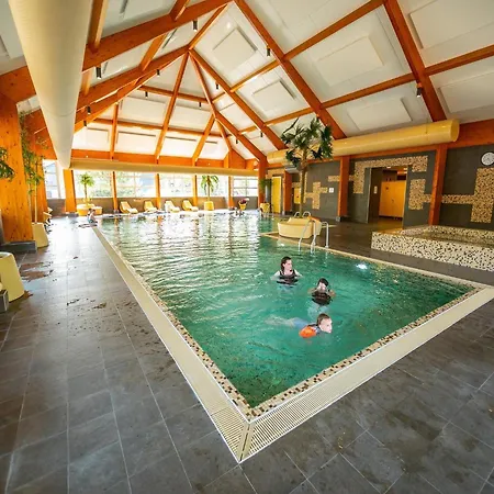 Beautiful Located On De Veluwe בית נופש אוטרלו