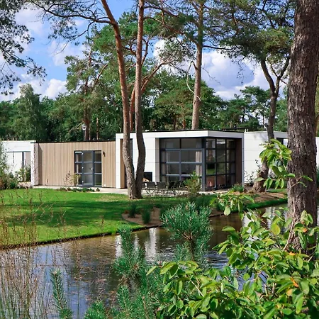Beautiful Located On De Veluwe אוטרלו