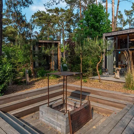 Beautiful Located On De Veluwe אוטרלו